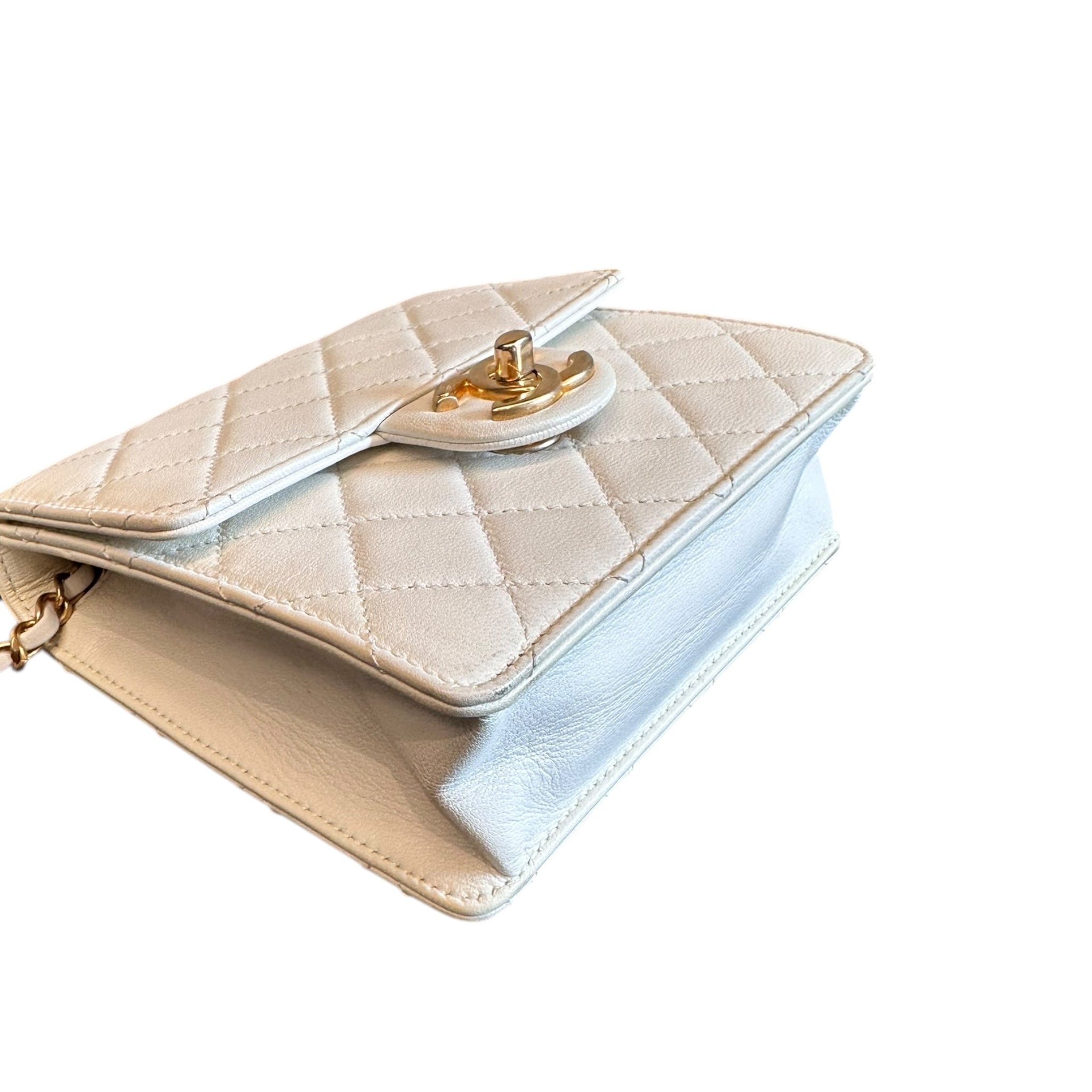 CHANEL CHIC PEARLS FLAP