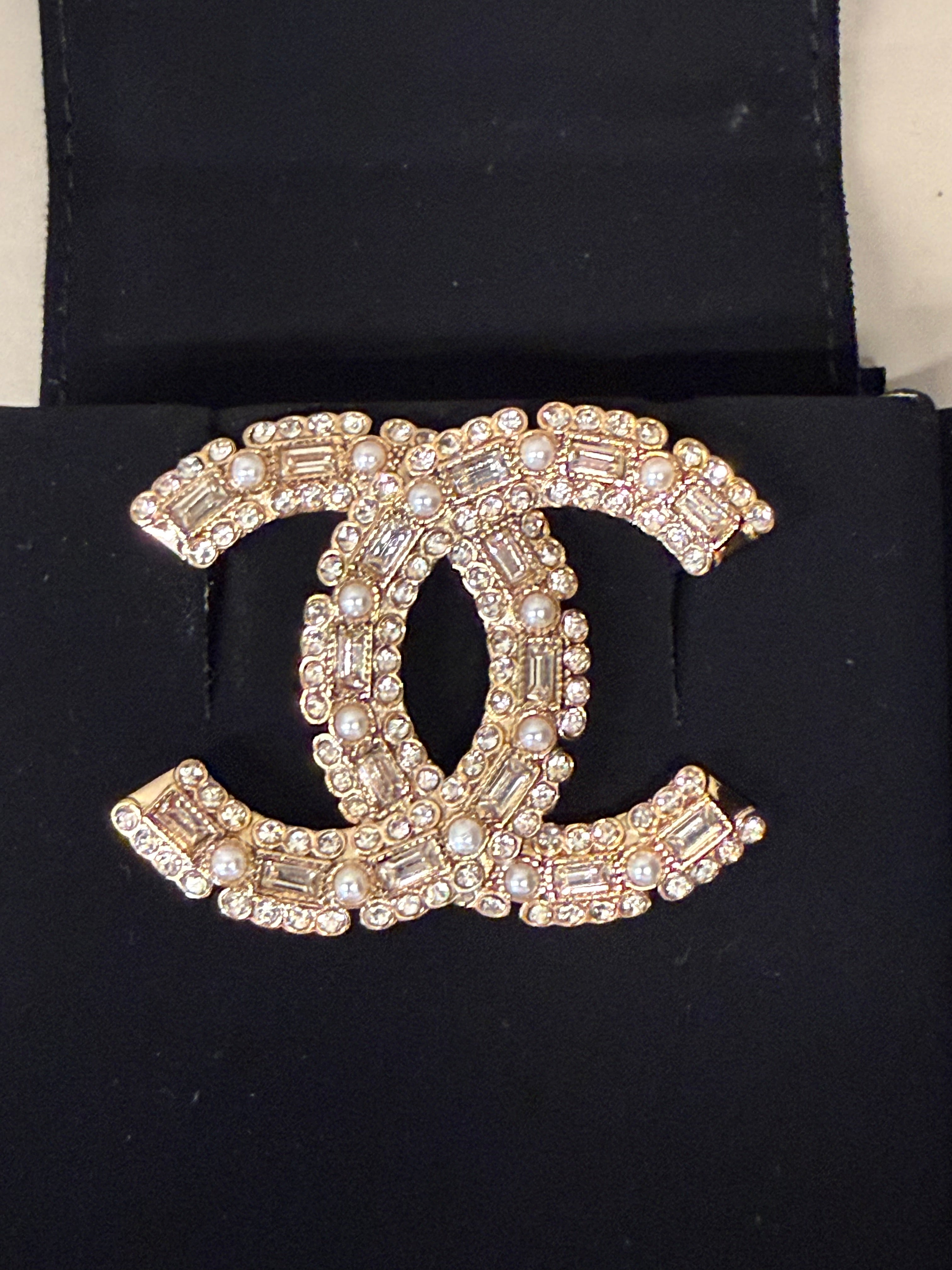 CHANEL SPILLA