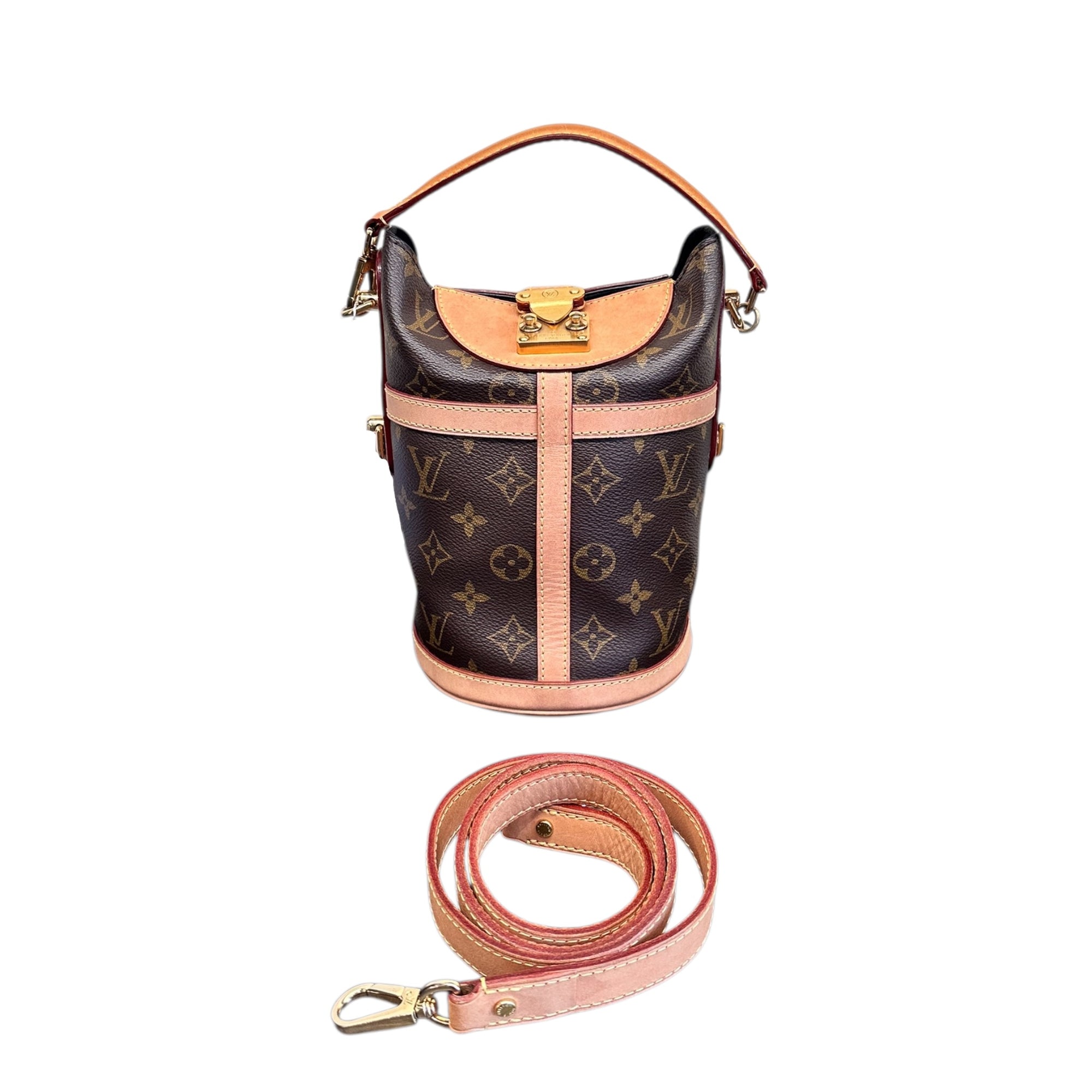 LOUIS VUITTON BUCKET BAG