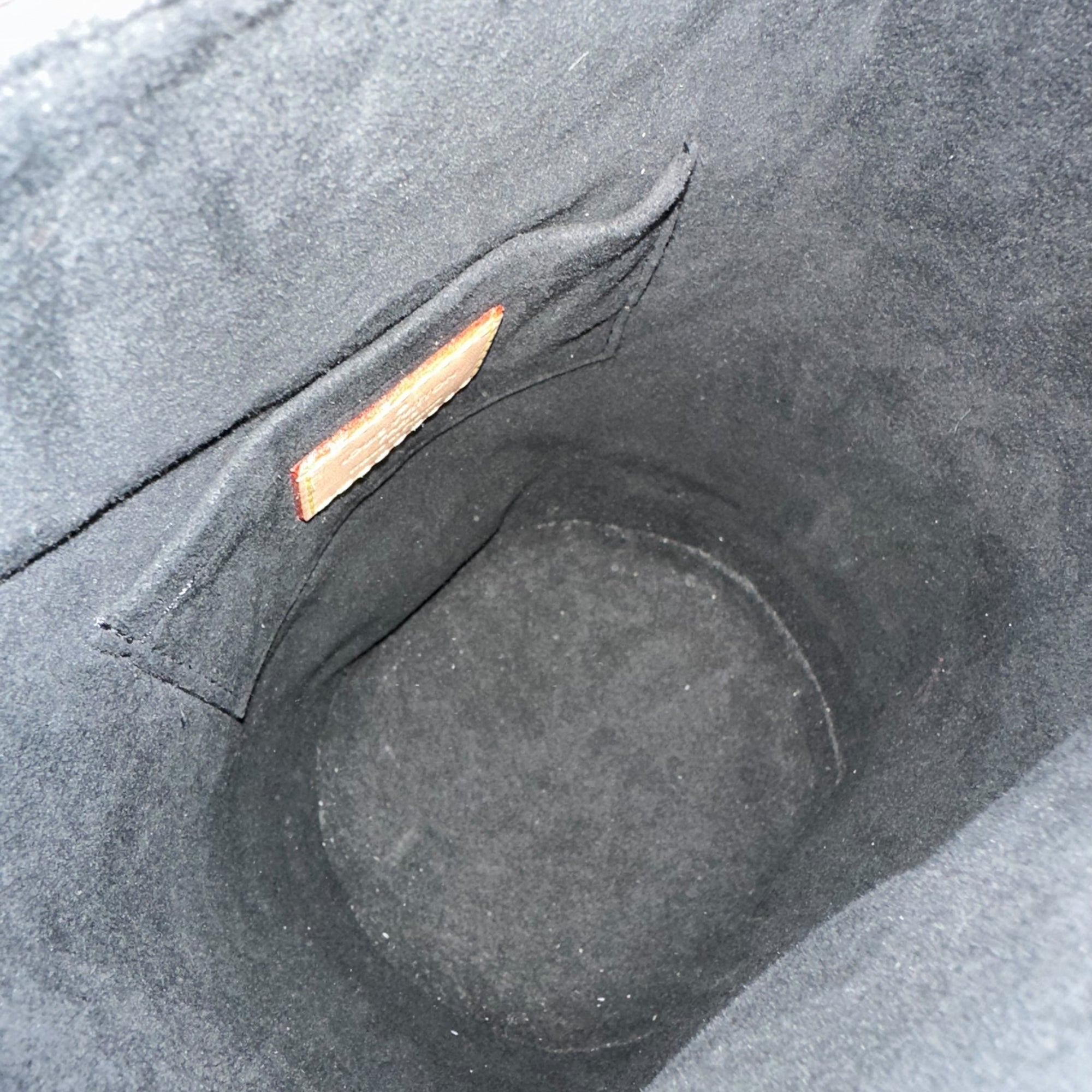 LOUIS VUITTON BUCKET BAG