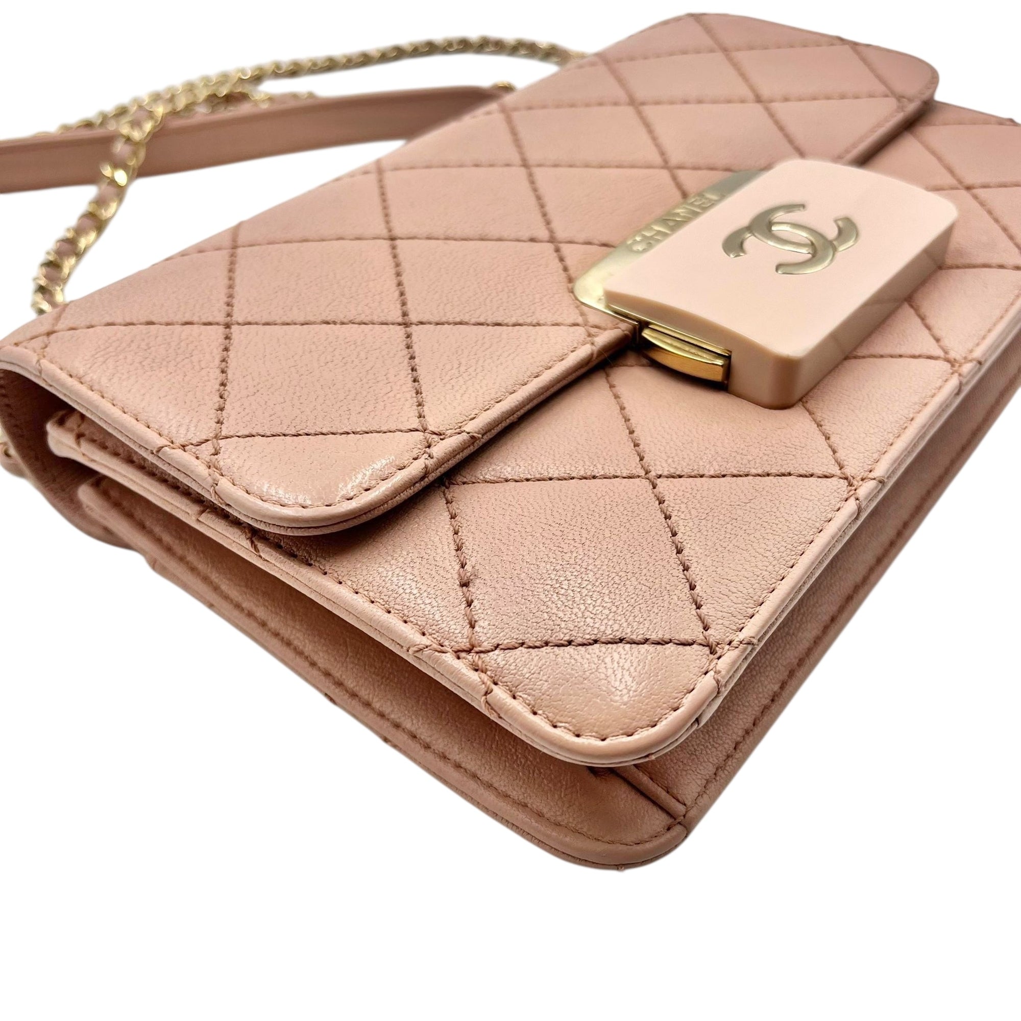 CHANEL BEAUTY LOCK