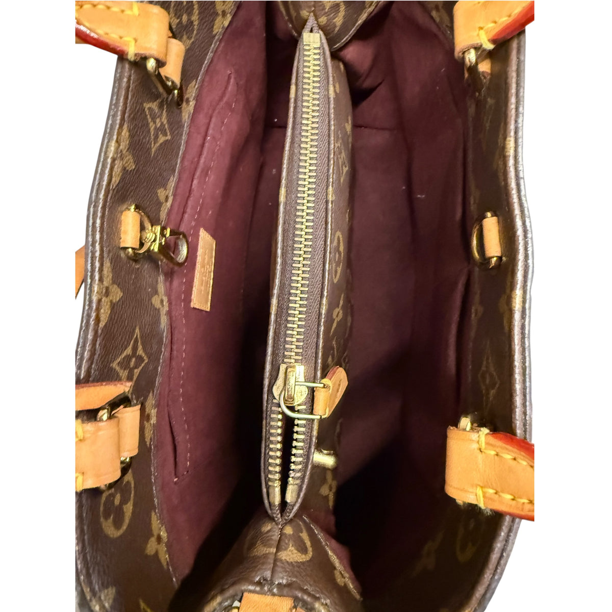LOUIS VUITTON MONTAIGNE