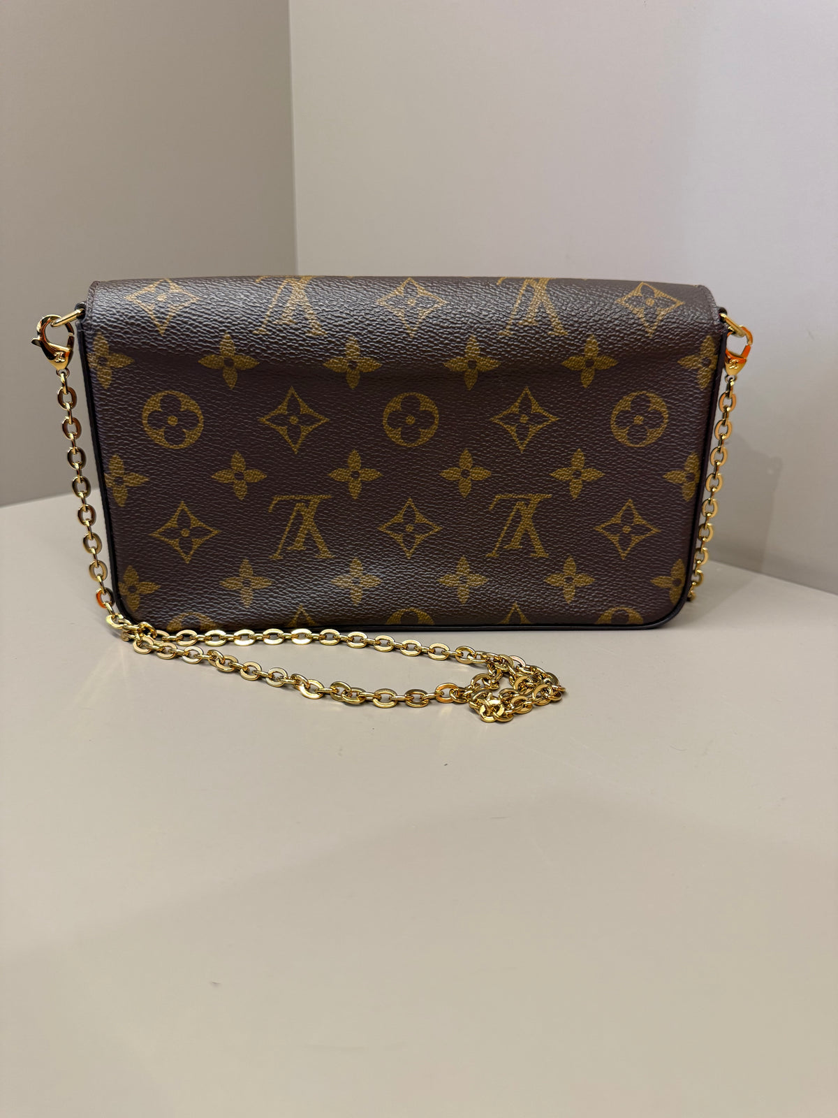 LOUIS VUITTON FÉLICIE