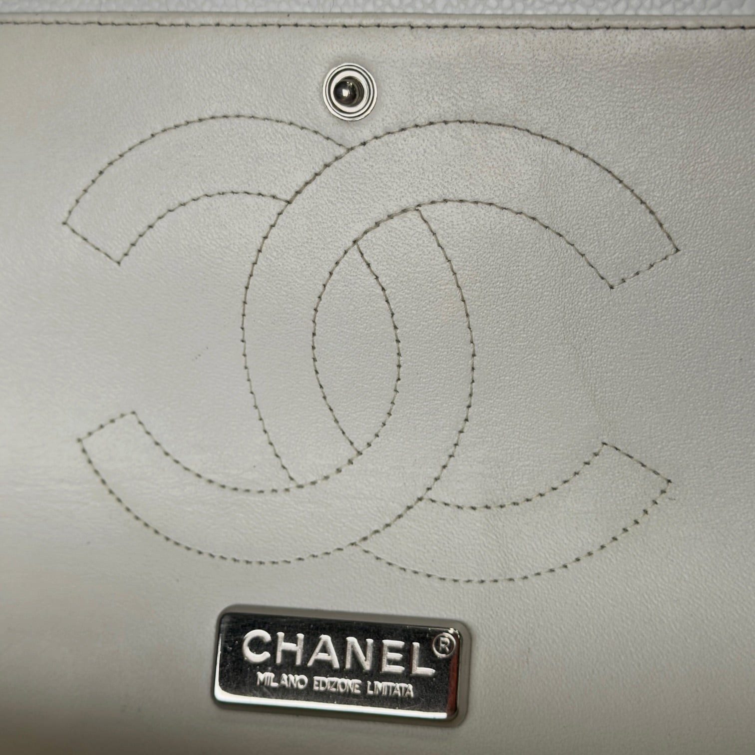 Chanel Jumbo 30 Caviar Bianca Edizione Milano
