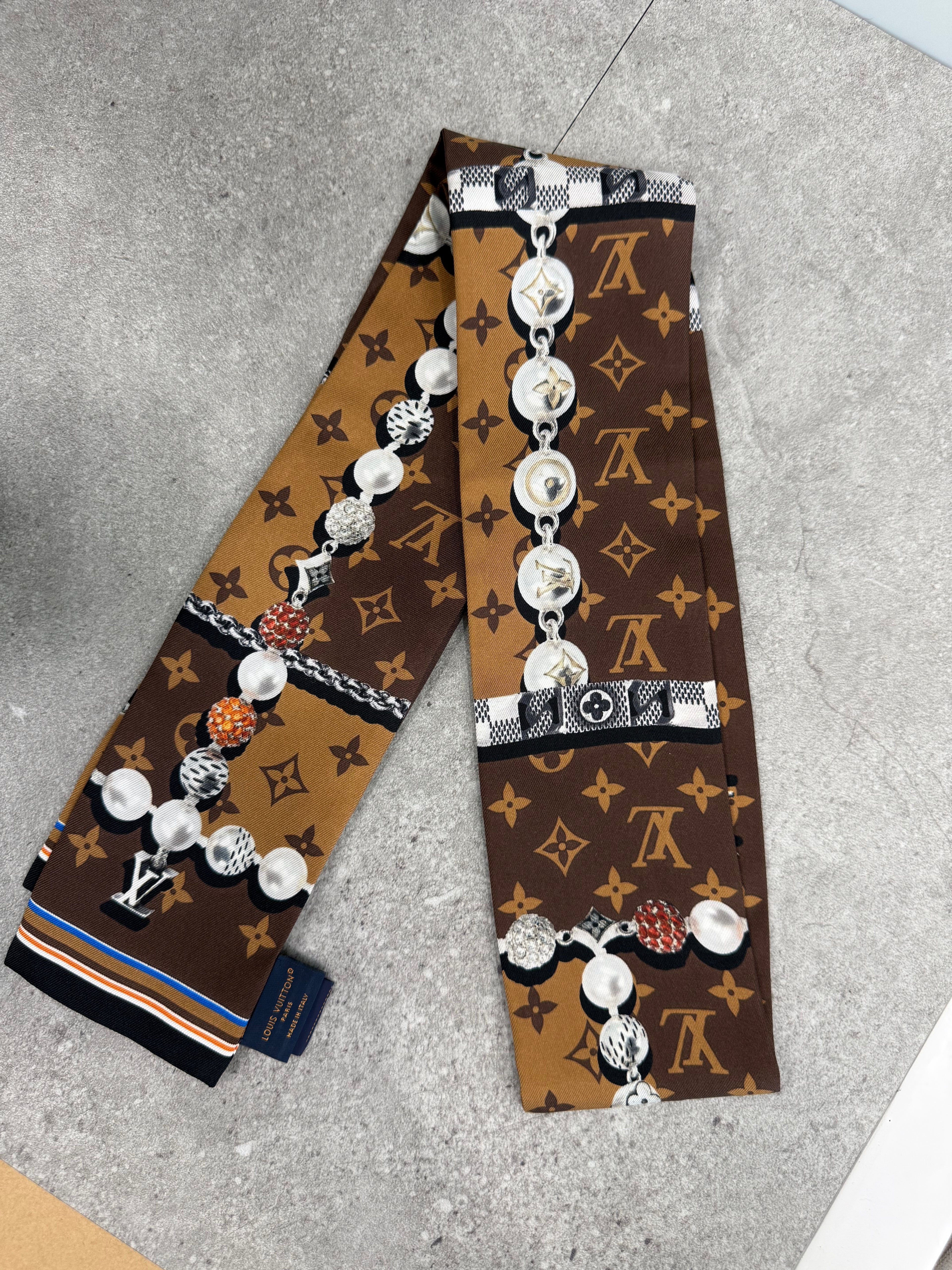 LOUIS VUITTON TWILLY BANDEAU