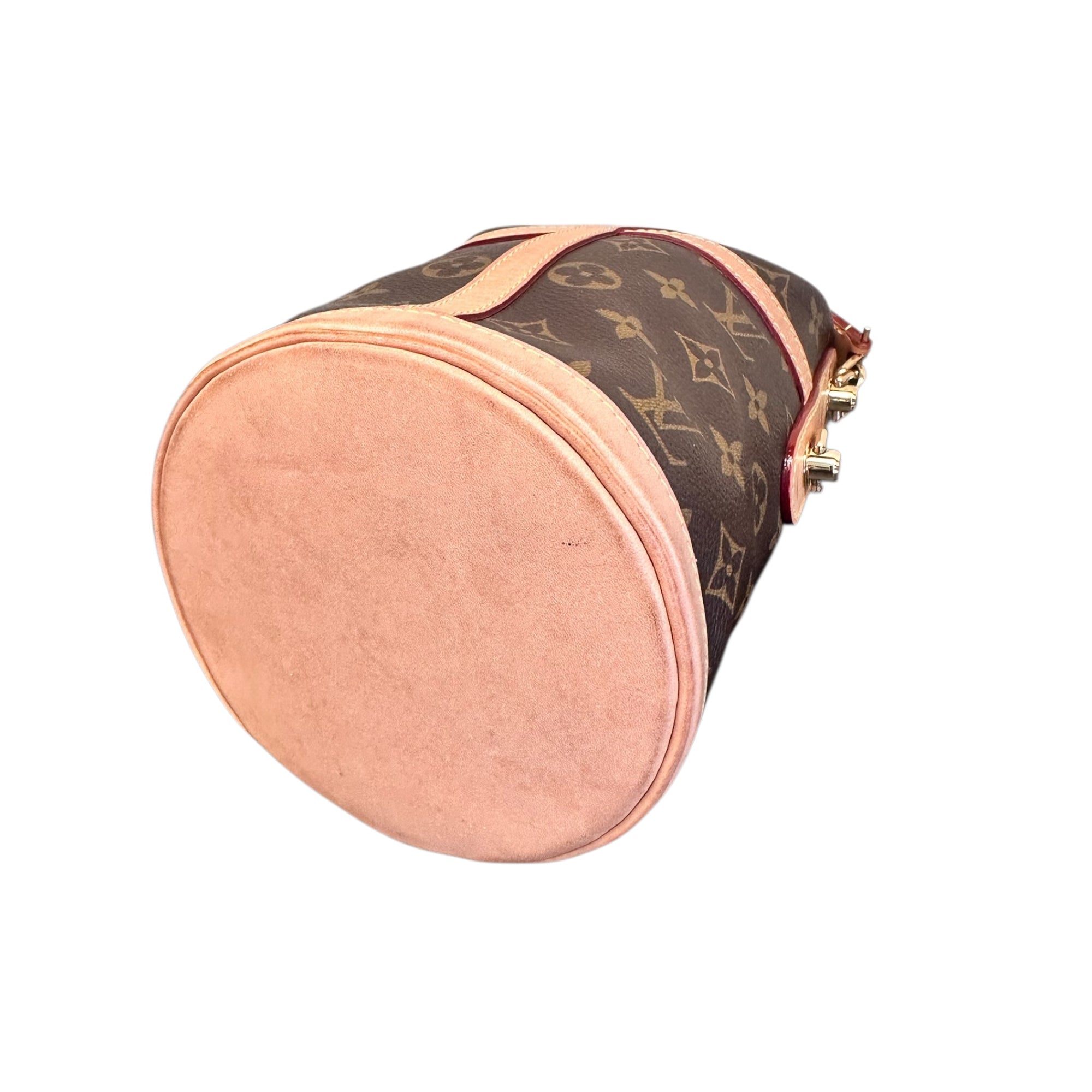 LOUIS VUITTON BUCKET BAG
