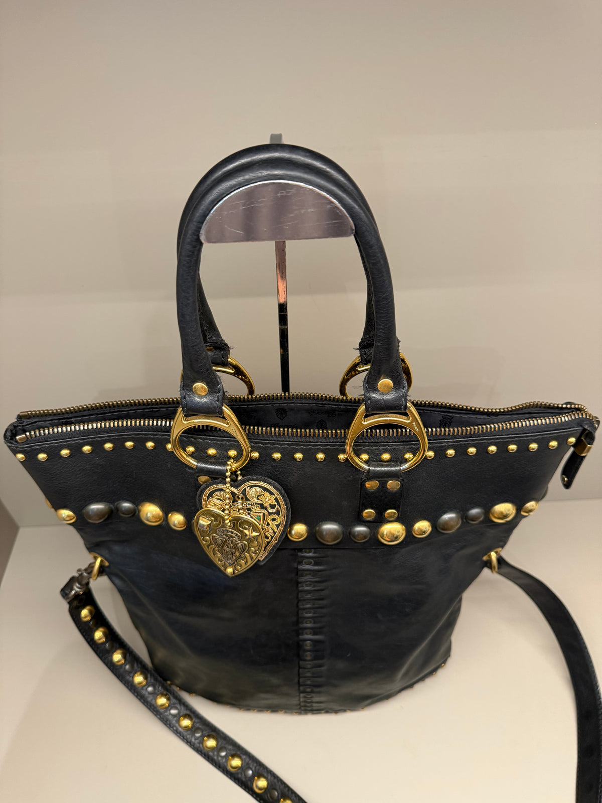 GUCCI BORSA LIMITED