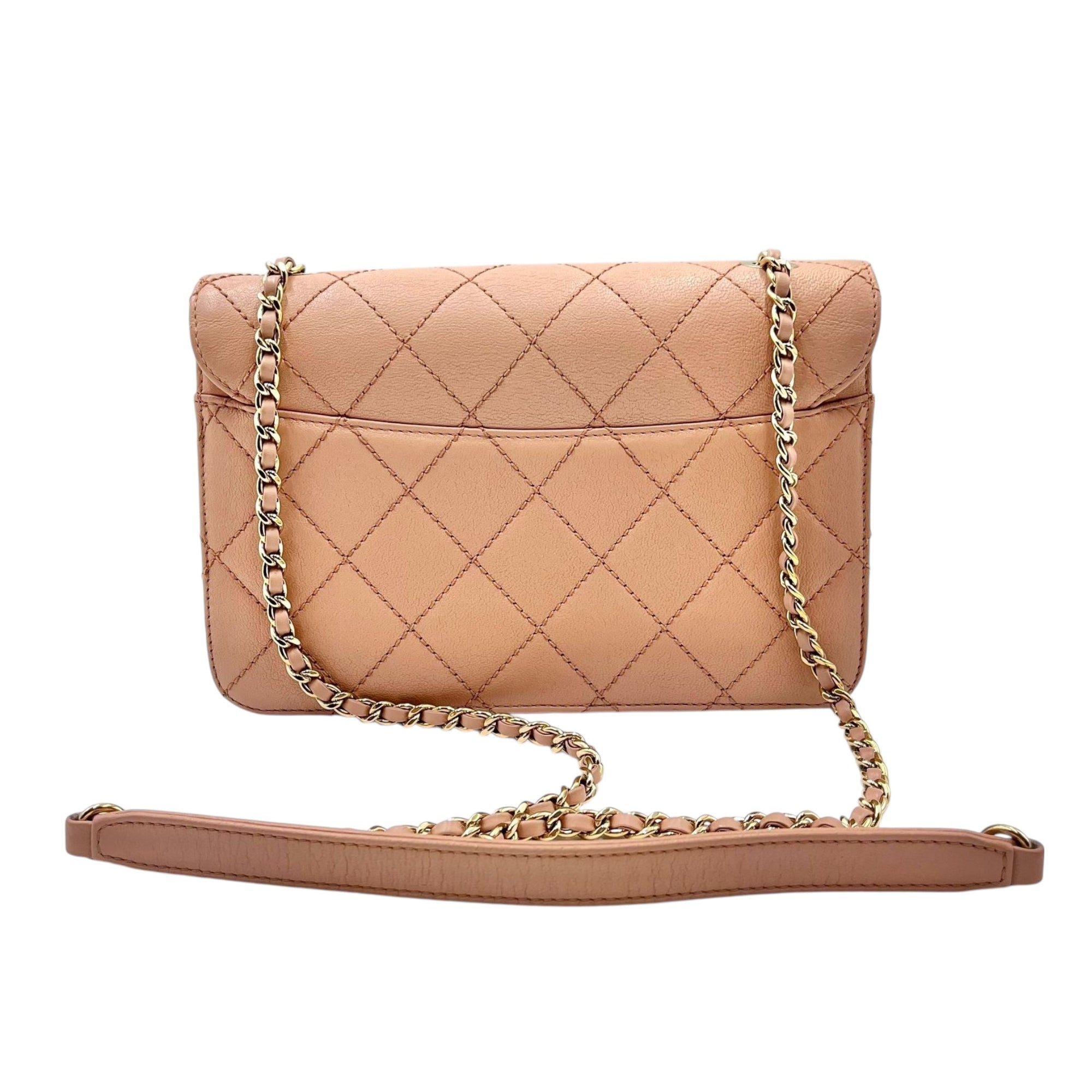 CHANEL BEAUTY LOCK